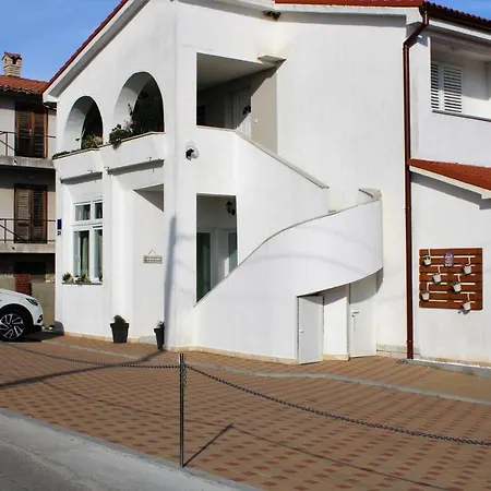 Apartment B&s *